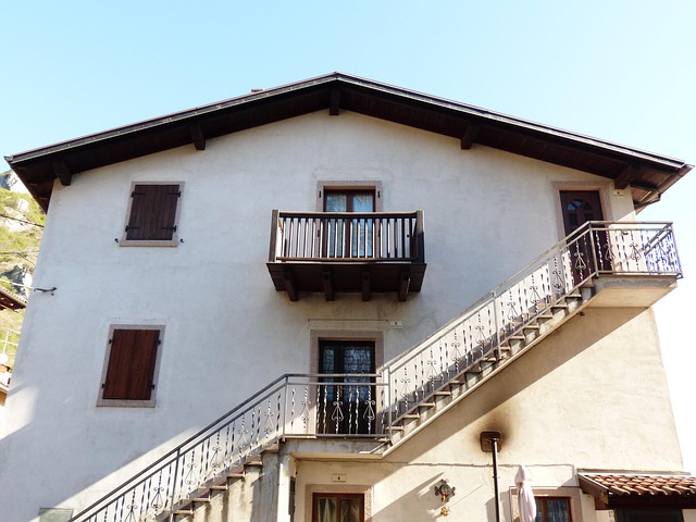 schodiště u domu