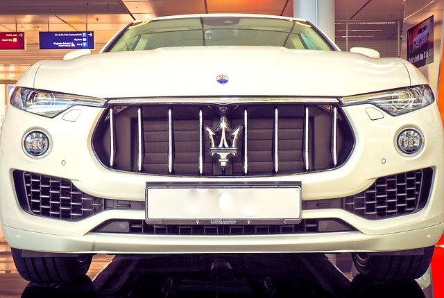 bílé Maserati